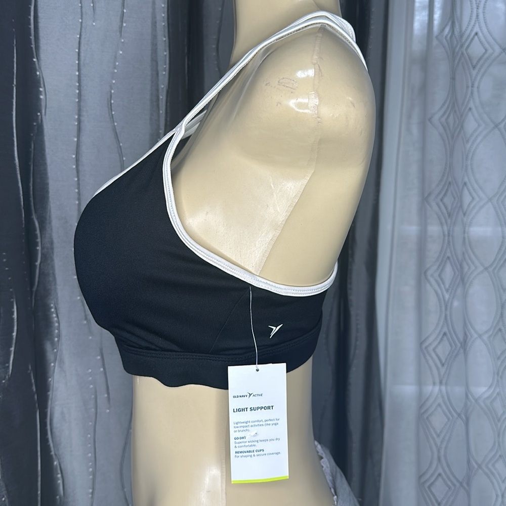Old Navy Women’s Sports Bra Cris-Cross straps in the back Sz L black/white - Picture 2 of 5